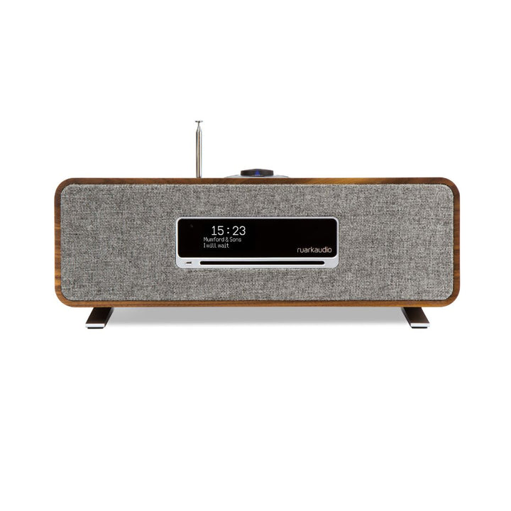 De Ruark R3S walnut is de compacte uitvoering van het R410 muzieksysteem, uitgevoerd met een cd-speler en uiteraard radio- en streamingfuncties die je van een compact muzieksysteem kunt verwachten.